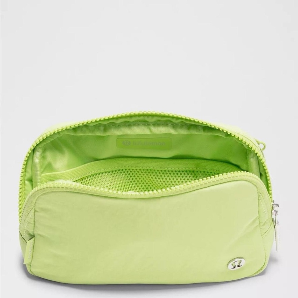 Lululemon Everywhere Belt Bag 1L- Sour Grape - Picture 5 of 6